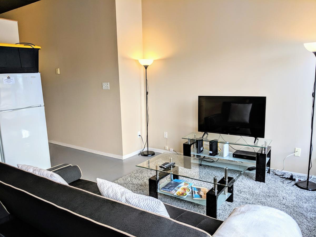 Modern Downtown Loft Near Rogers Place,Shaw Conf Apartment Edmonton Exterior photo